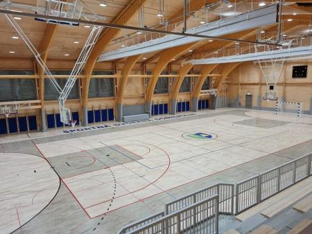 received_716968518943286 notranjost dvorane